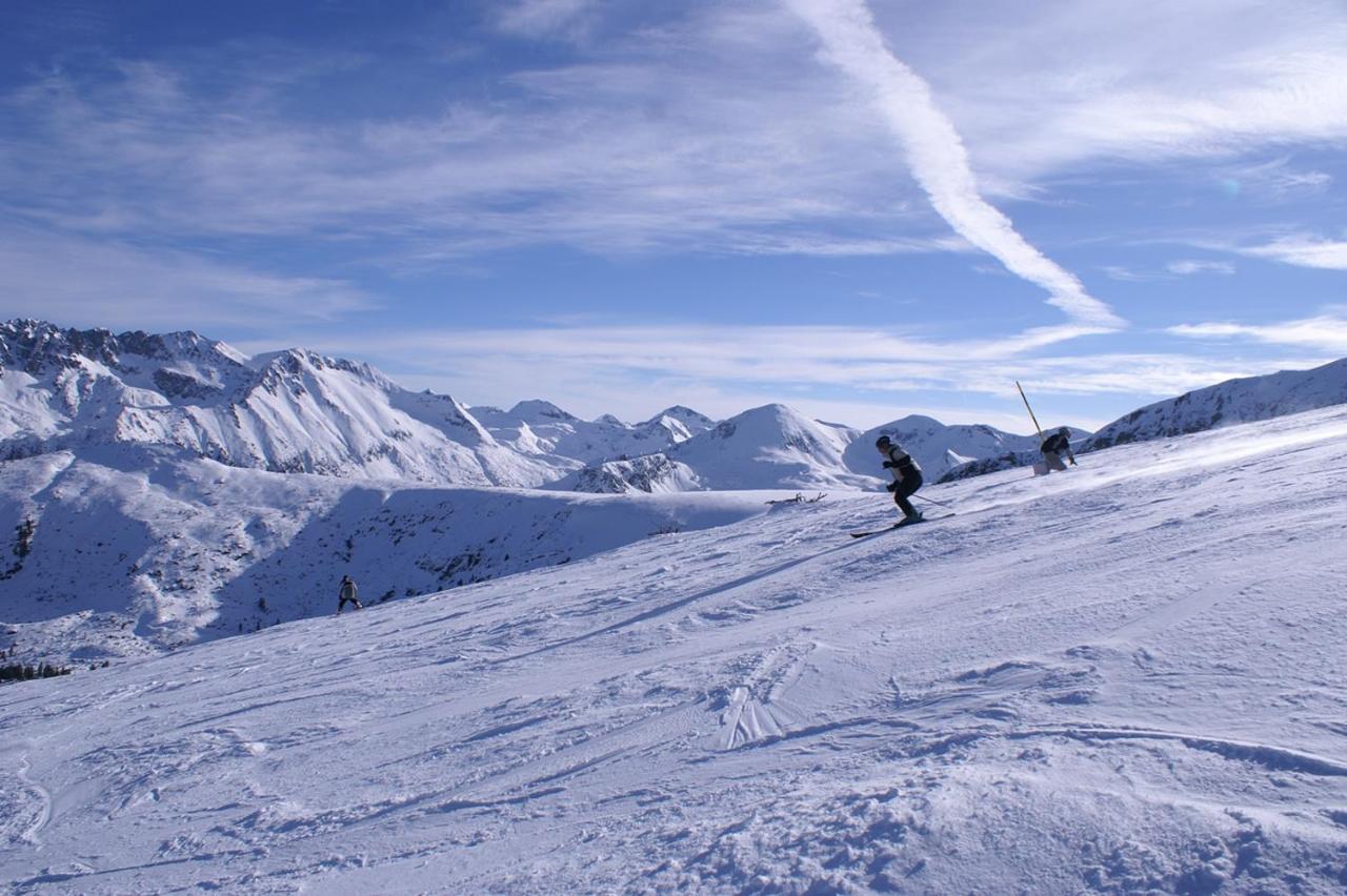 Skiing, Walking, Enjoying In Mountains Bansko Exterior photo